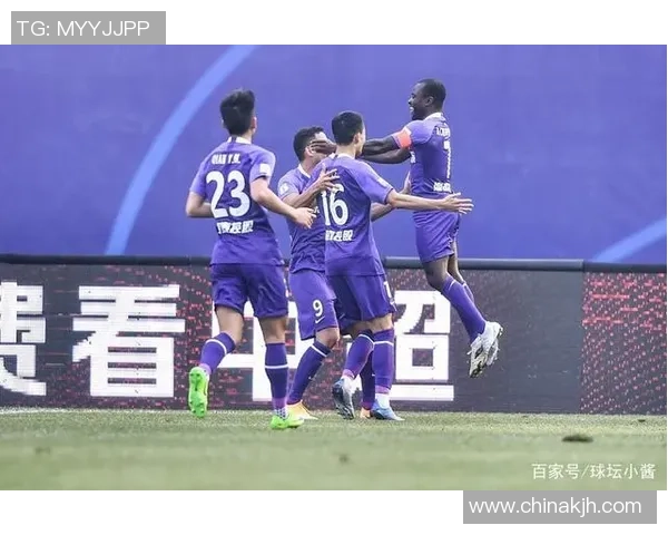 重庆篮球队防反战术革新探讨助力球队崛起与发展之路 重庆篮球队防反战术革新探讨助力球队崛起与发展之路